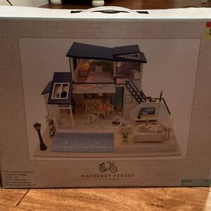 Mayberry Street Miniature Dollhouse Kit